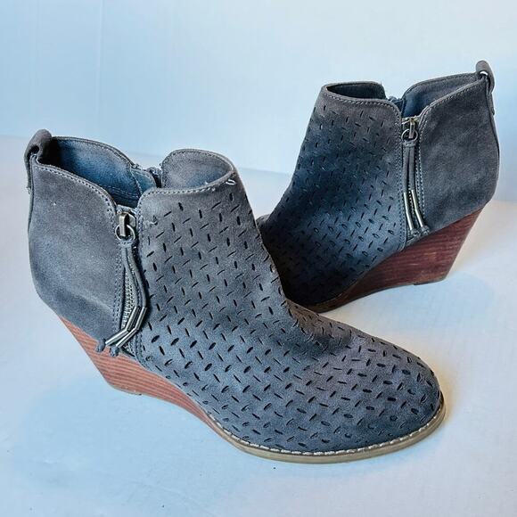 Report Size 8.5 Gray Granger Wedge Boots Perforated Casual - Picture 2 of 11